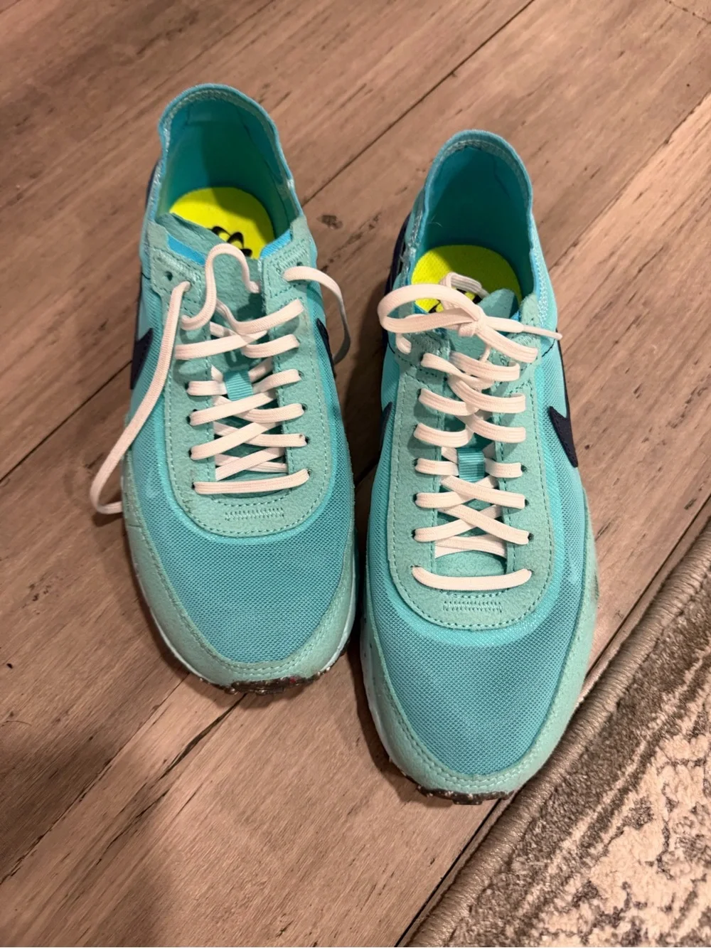 Nike Aqua Teal Runner with White Laces and Lime Insole